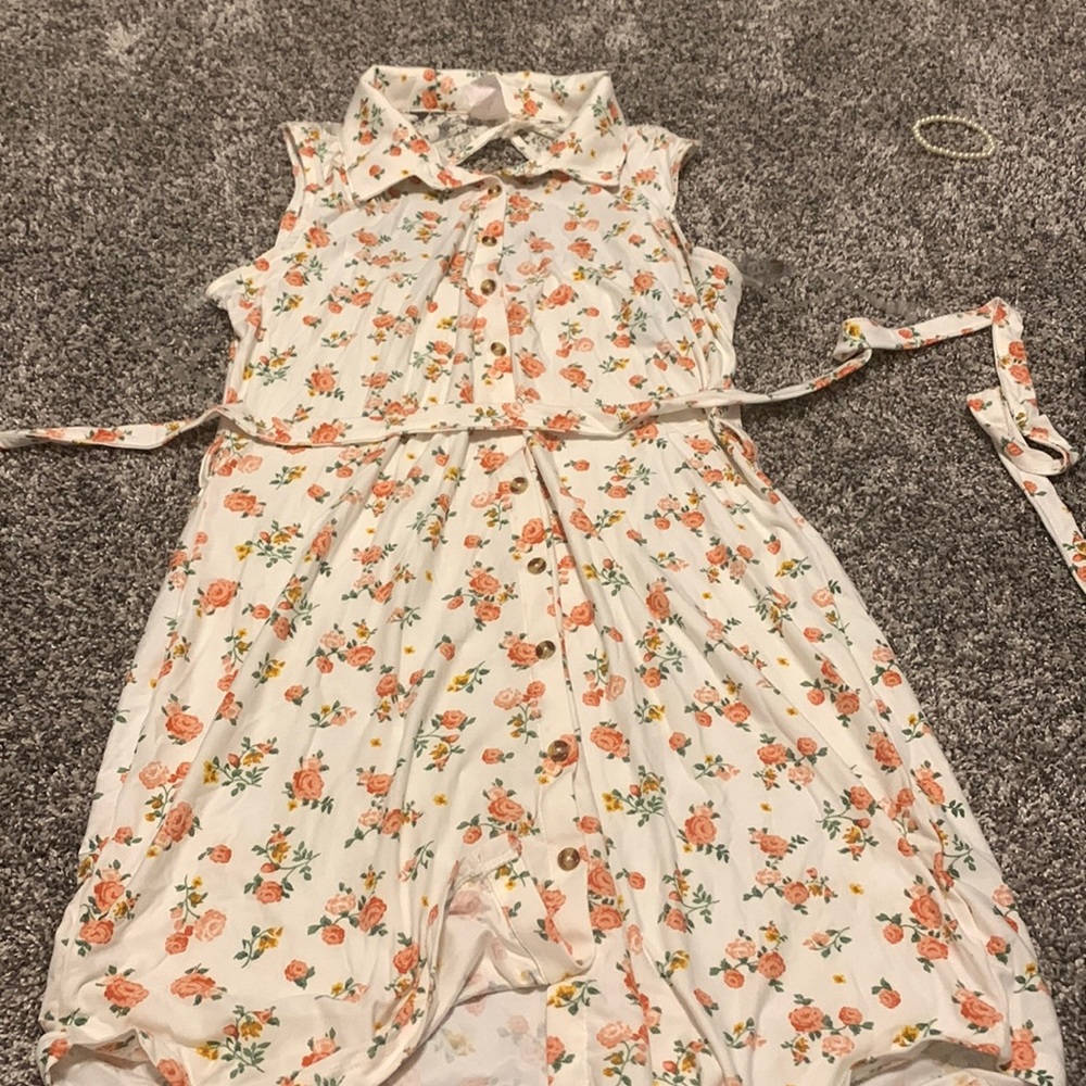 Button down flower dress with tie open lace back